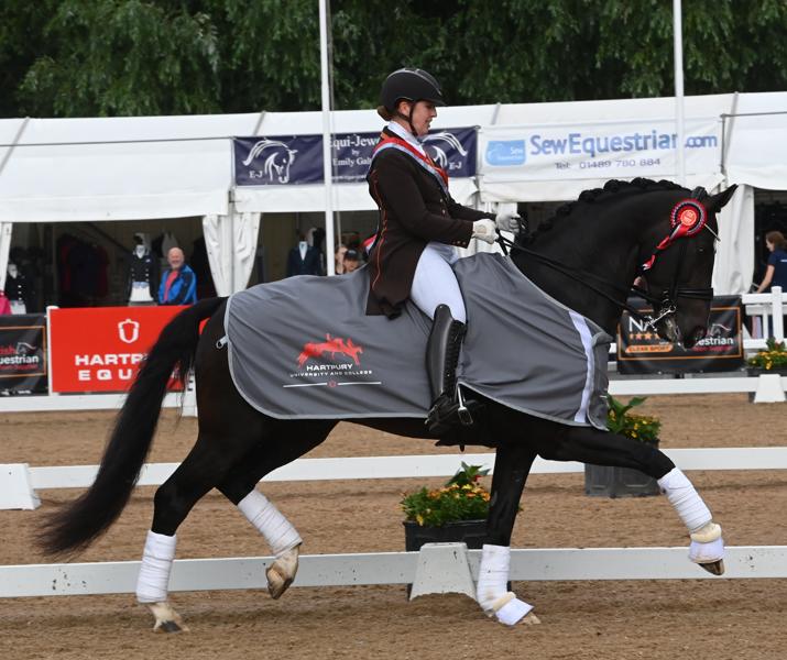 Becky Moody James Bond CDI1 Inter 1 1St