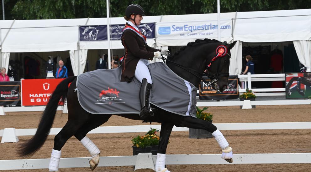 Becky Moody James Bond CDI1 Inter 1 1St